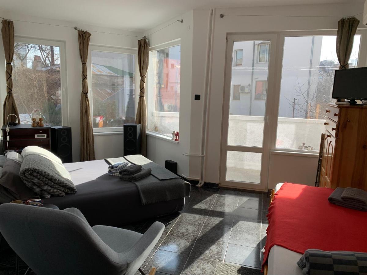 Modern Flat Near Downtown Plovdiv Exterior foto